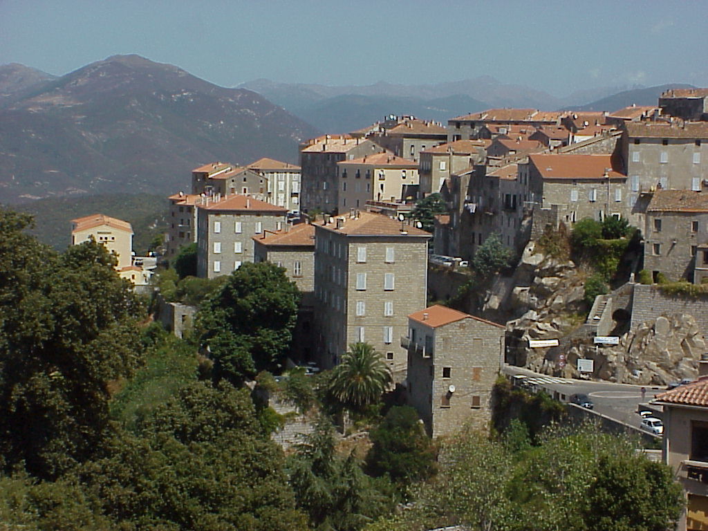 Village corse dans l'arrière-pays